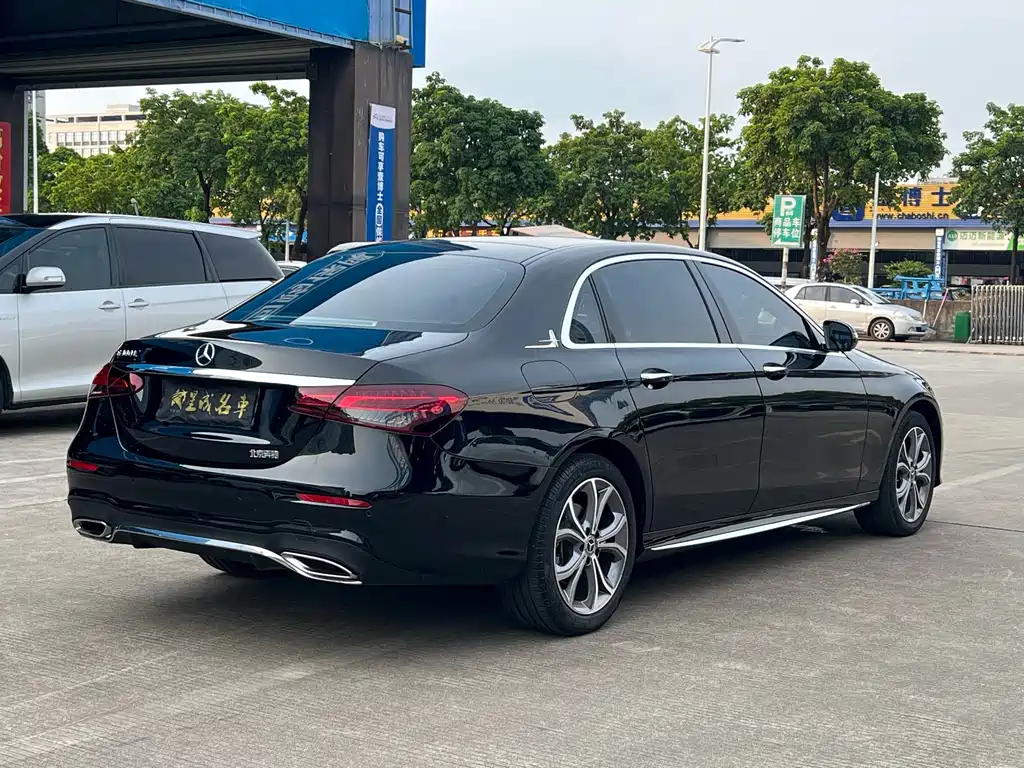 Mercedes-Benz E-Class 2022 — фото 17