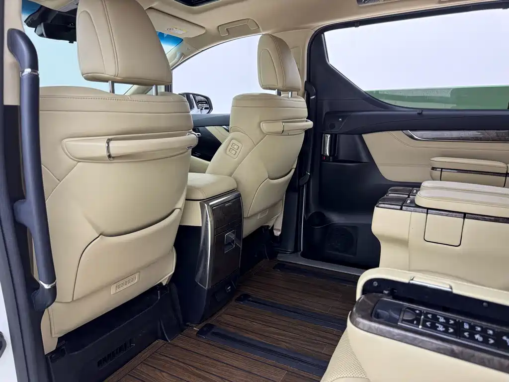 Toyota Vellfire 2021 — фото 11