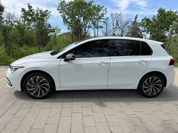 Volkswagen Golf 2022