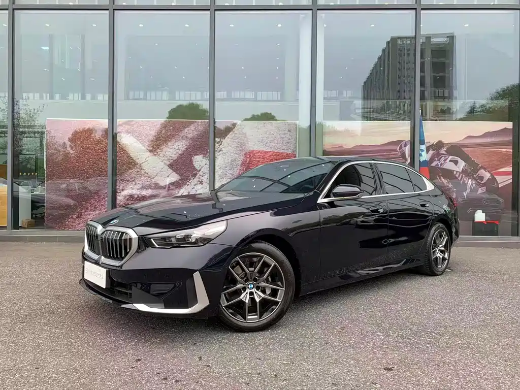 BMW 5 Series 2025