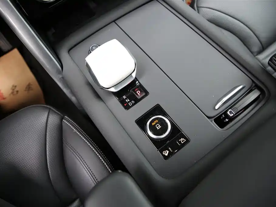 Land Rover Discovery 2026 — фото 15