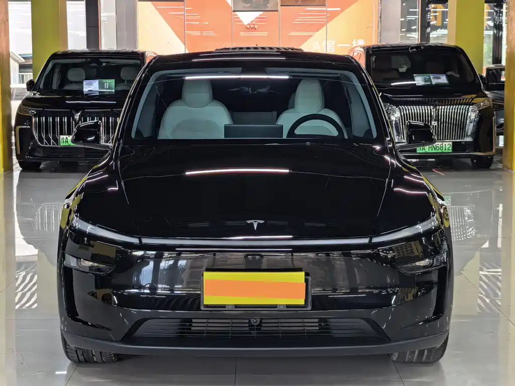 Tesla Model Y 2025