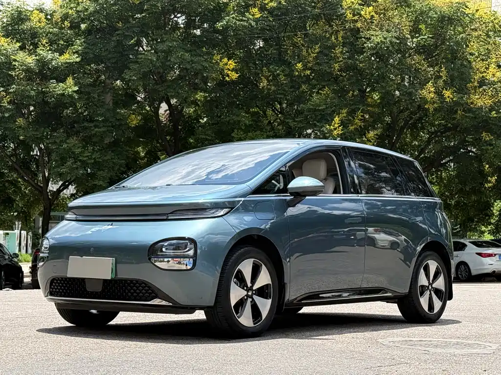 Baojun Clouds 2023