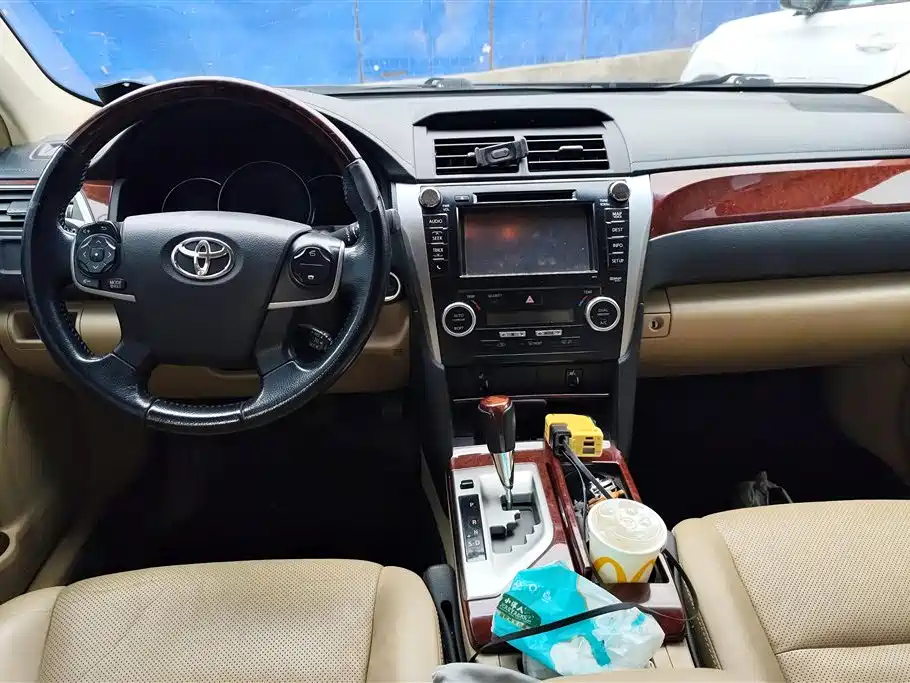 Toyota Camry 2012 — фото 12