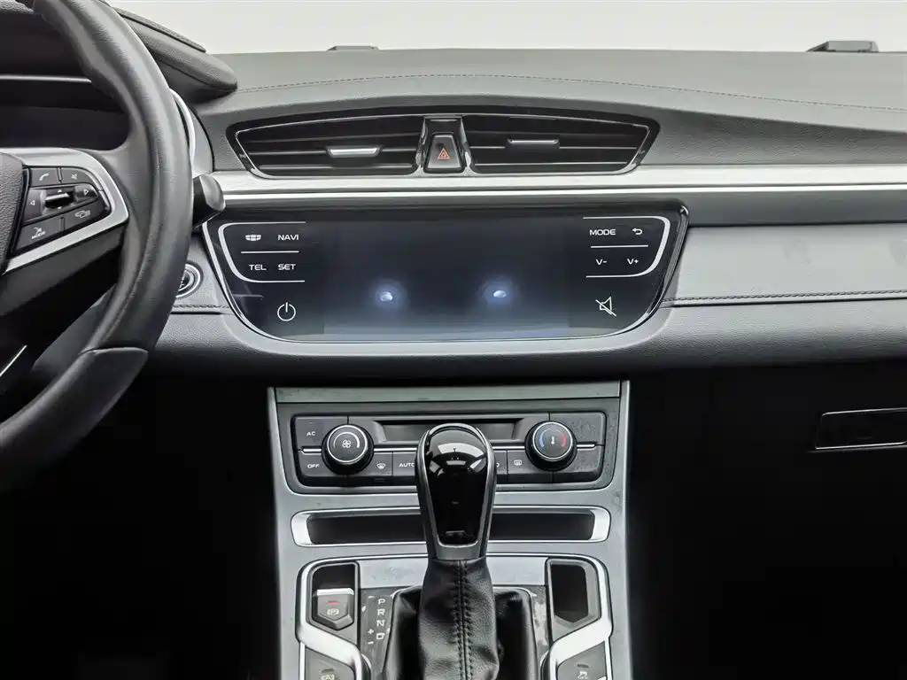 Geely Emgrand 2020 — фото 12