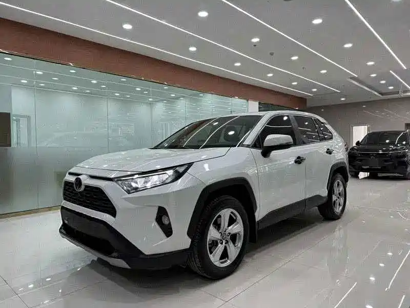 Toyota RAV4 2020 — фото 1