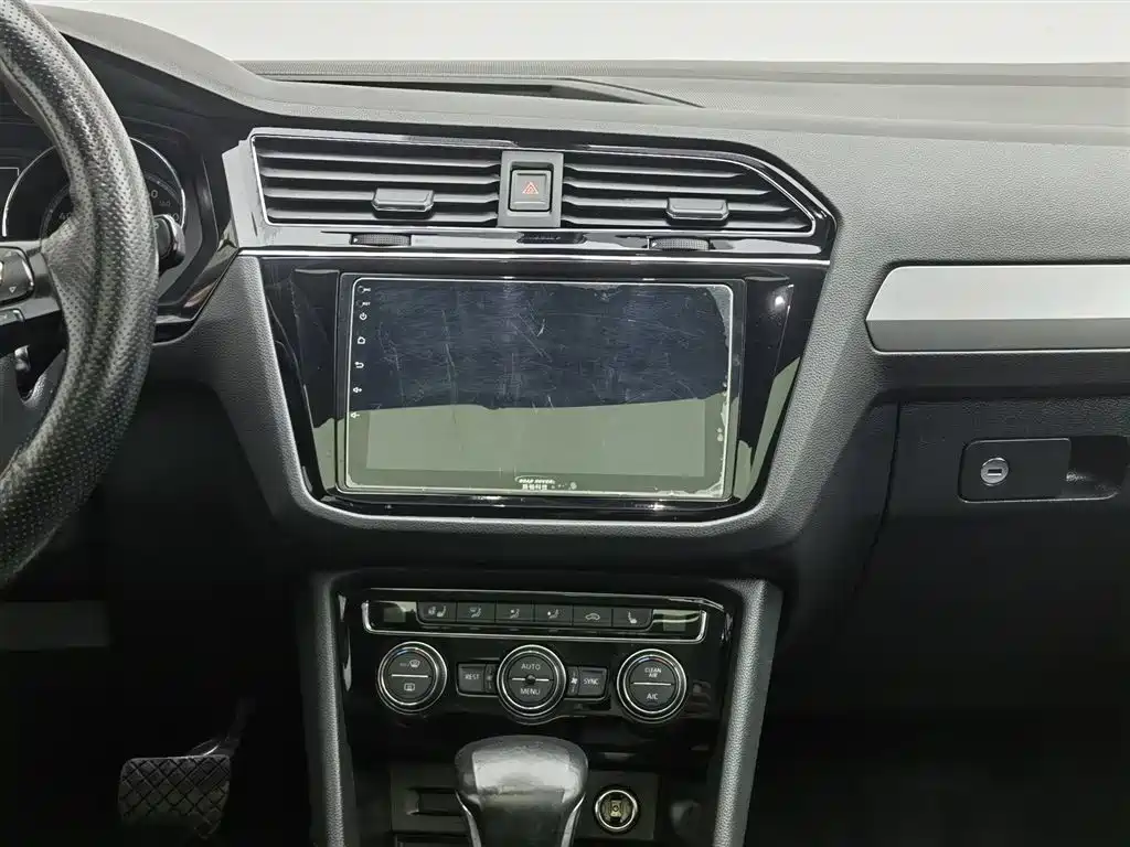 Volkswagen Tiguan L 2019 — фото 12