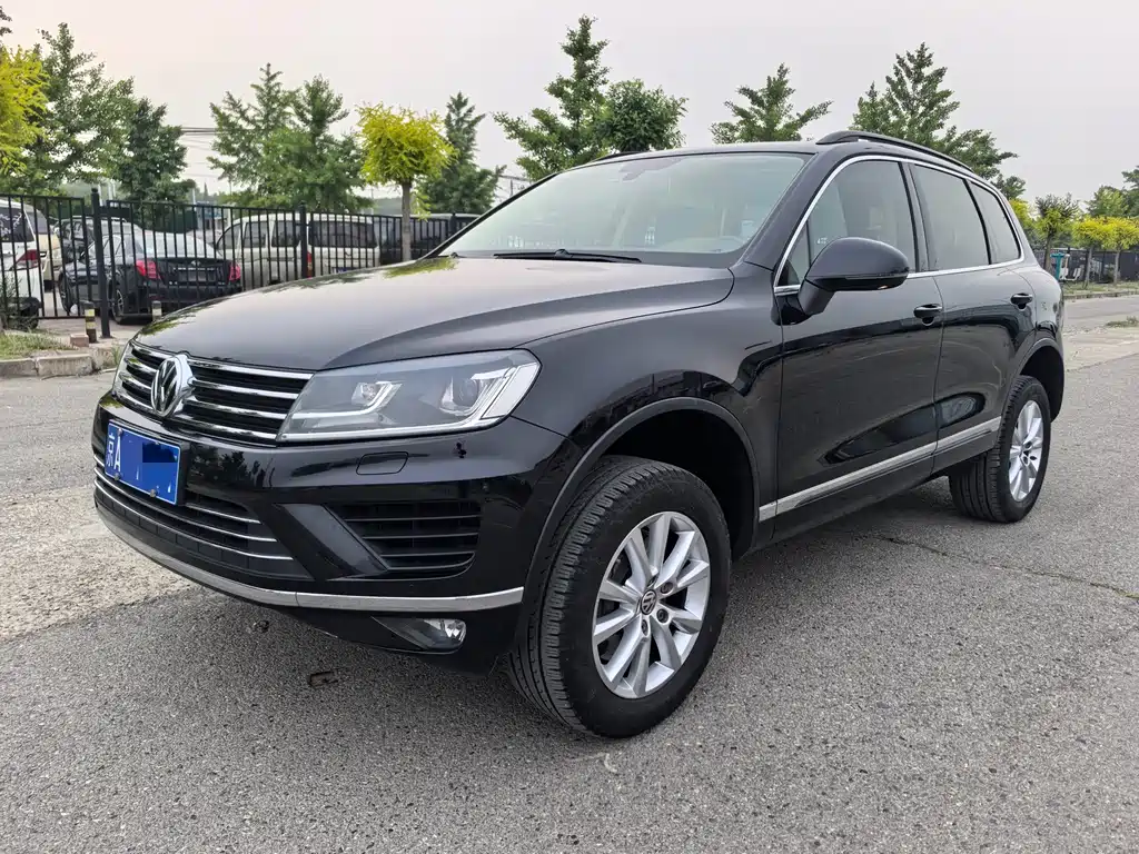 Volkswagen Touareg 2016 — фото 1