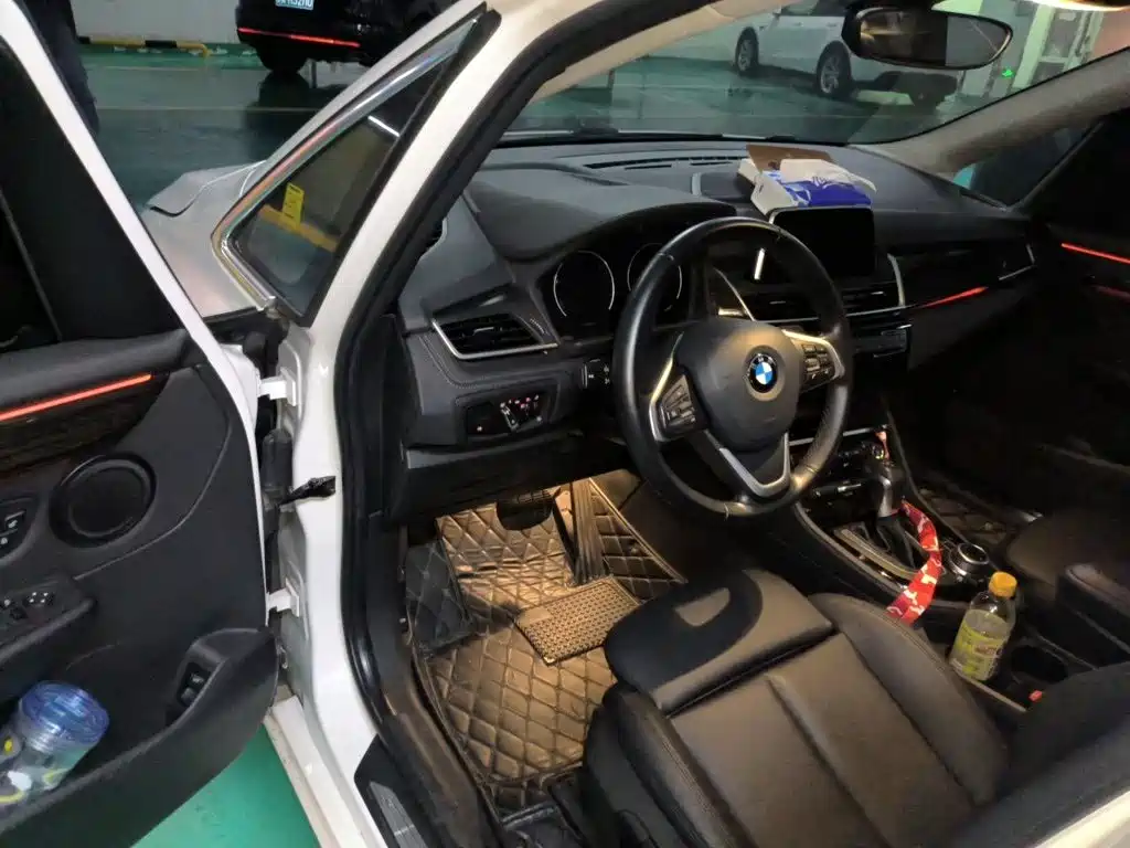 BMW 2 Series Station Wagon 2018 — фото 14
