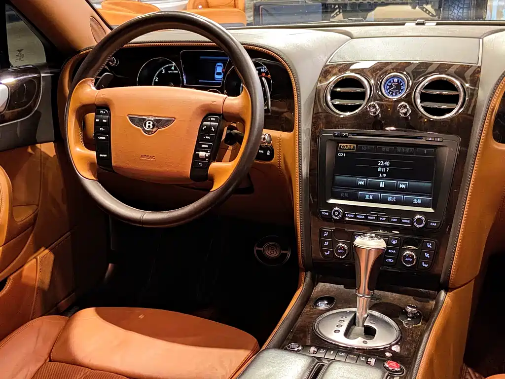 Bentley Flying Spur 2012 — фото 16