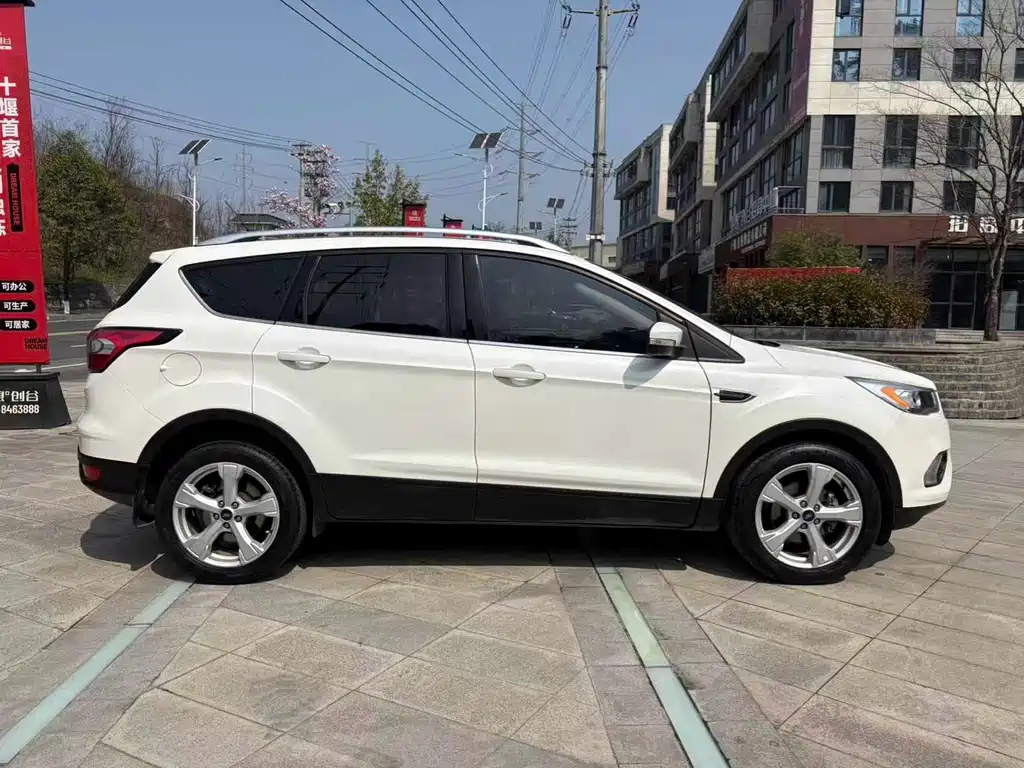 Ford Kuga 2017 — фото 14