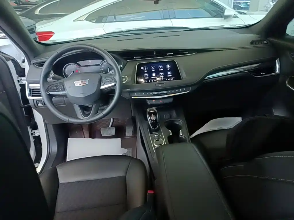 Cadillac XT4 2021 — фото 10