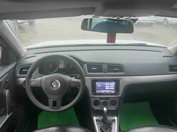 Volkswagen Lavida 2015