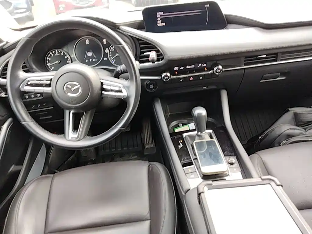 Mazda 3 Axela 2021 — фото 10