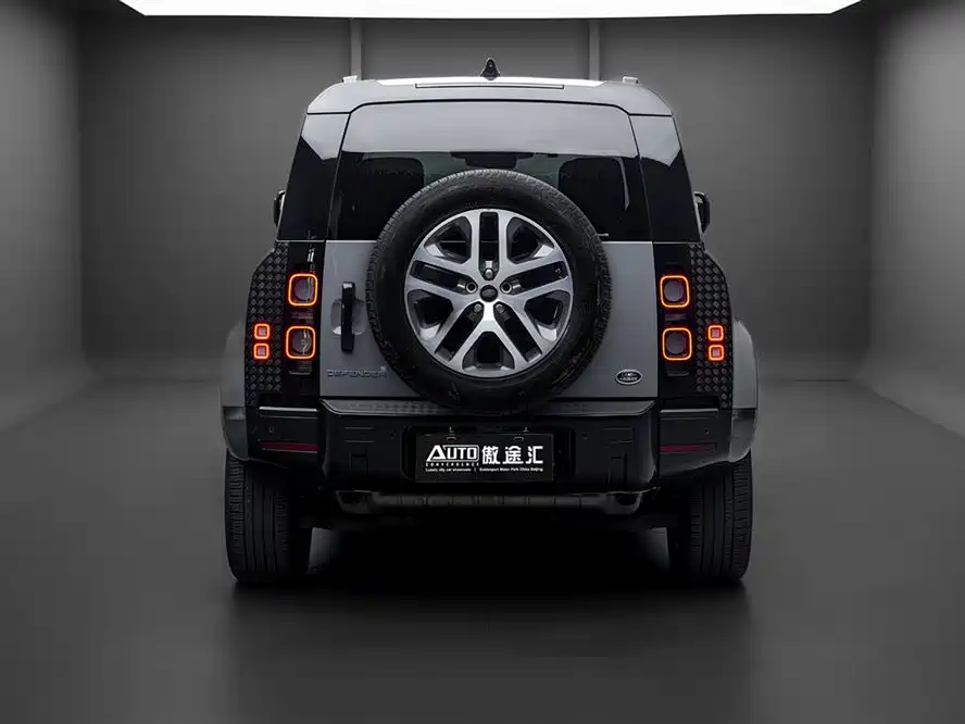 Land Rover Defender 2023 — фото 4