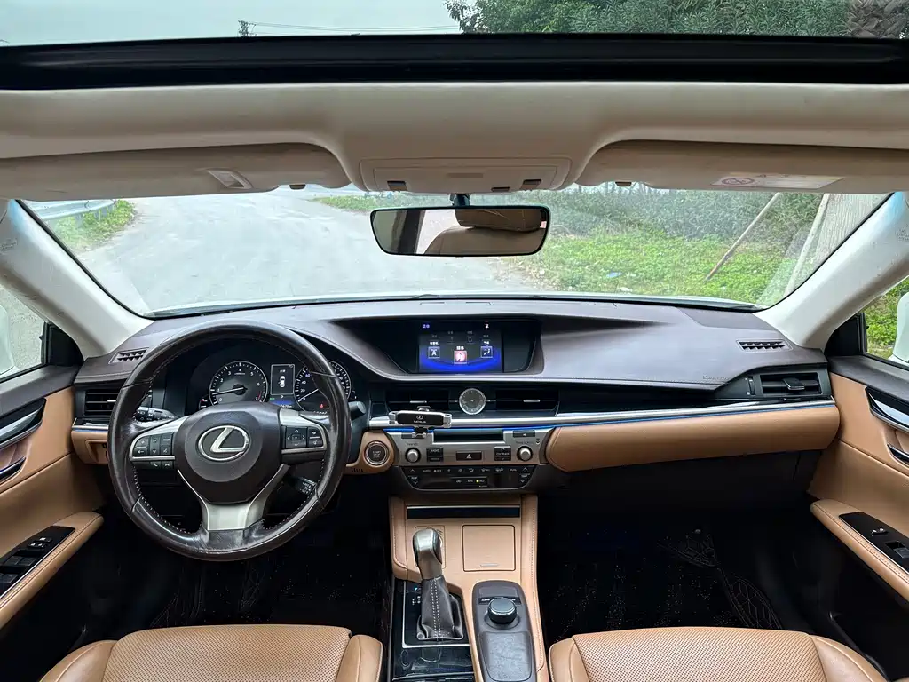 Lexus ES 2016 — фото 7