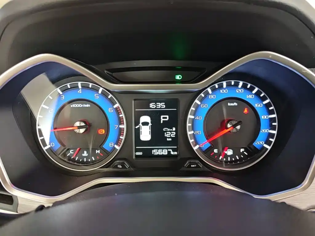 Geely Vision X3 2019 — фото 12