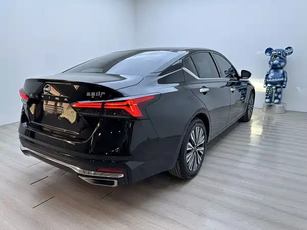 Nissan Teana 2023