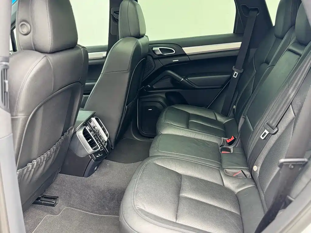 Porsche Cayenne 2016 — фото 14