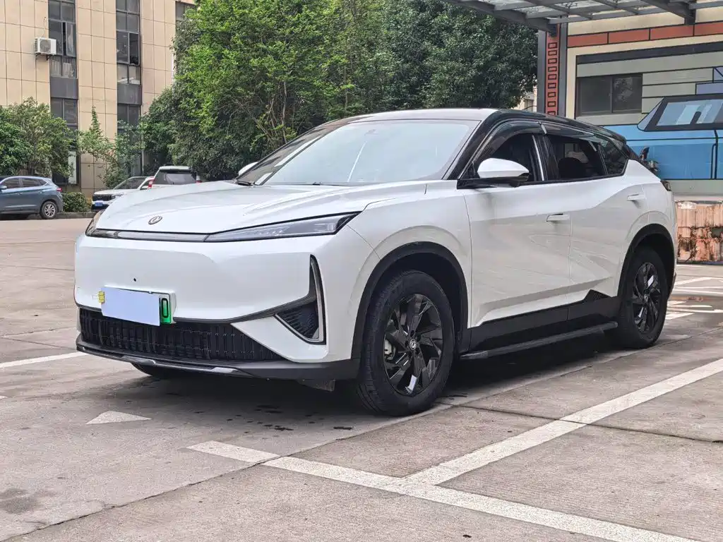 Dongfeng Fengshen L7 2025 — фото 1