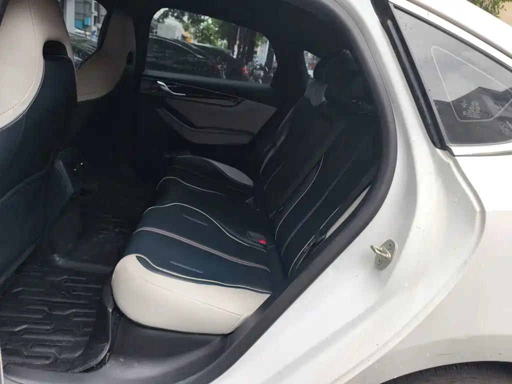 BYD Qin PLUS 2022 — фото 18