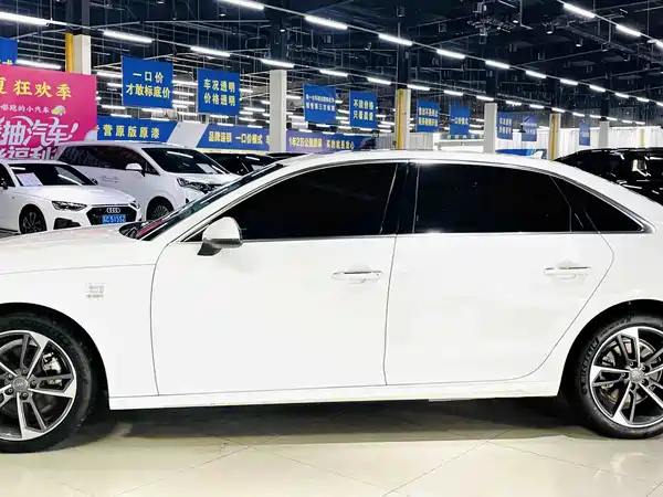 Audi A4L 2021