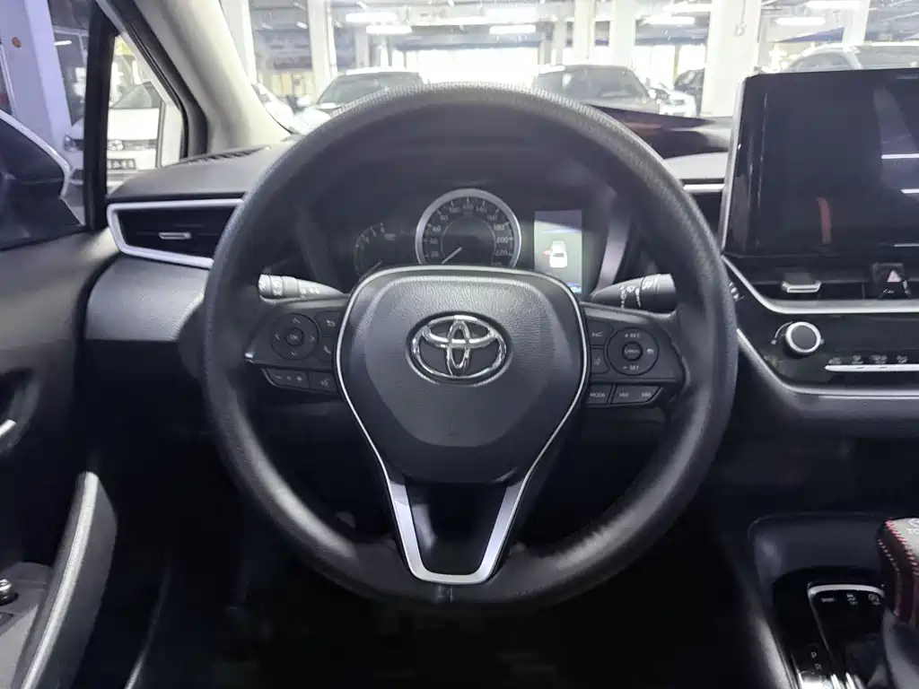 Toyota Corolla 2025 — фото 15