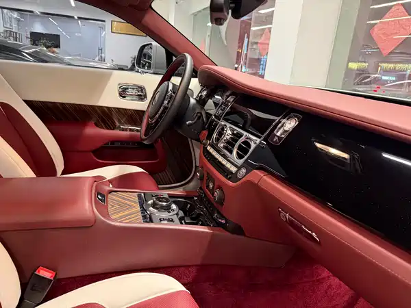 Rolls-Royce Phantom 2015