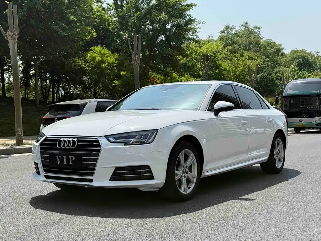 Audi A4L 2018
