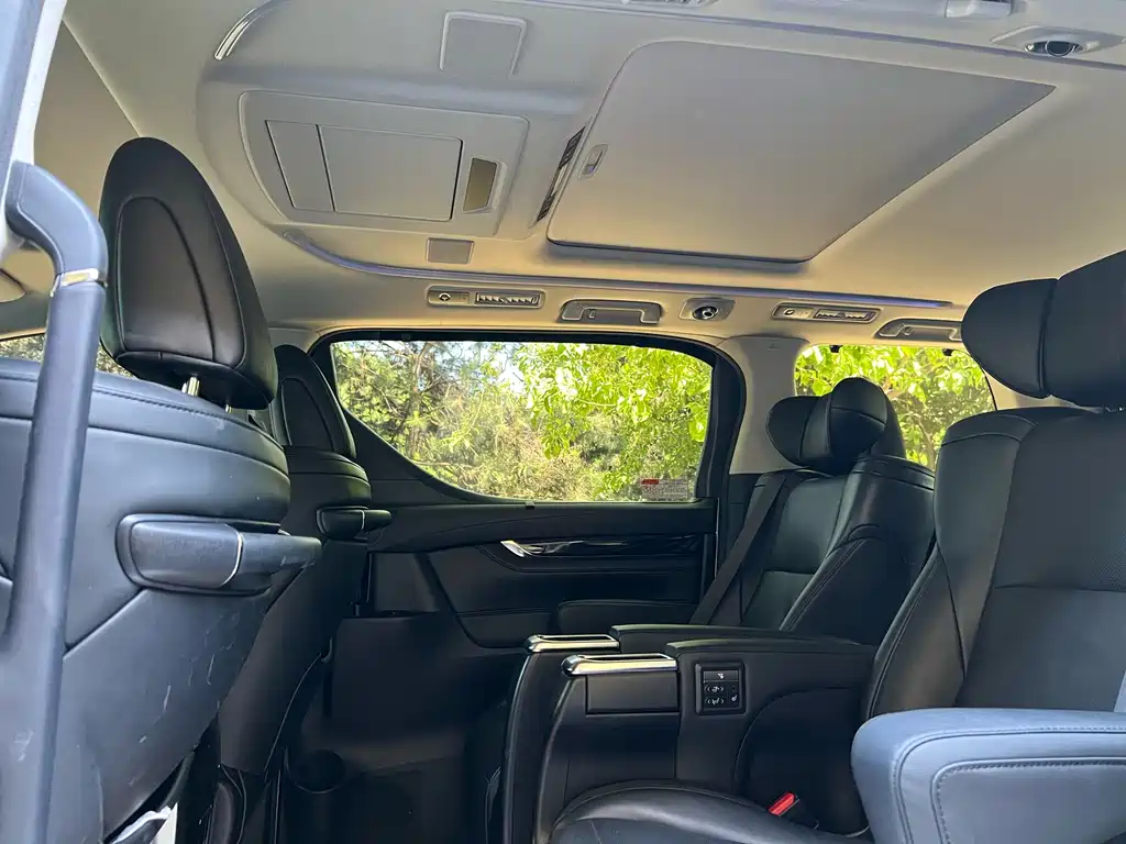 Toyota Vellfire 2020 — фото 15