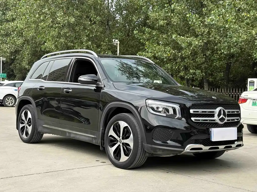 Mercedes-Benz GLB 2023