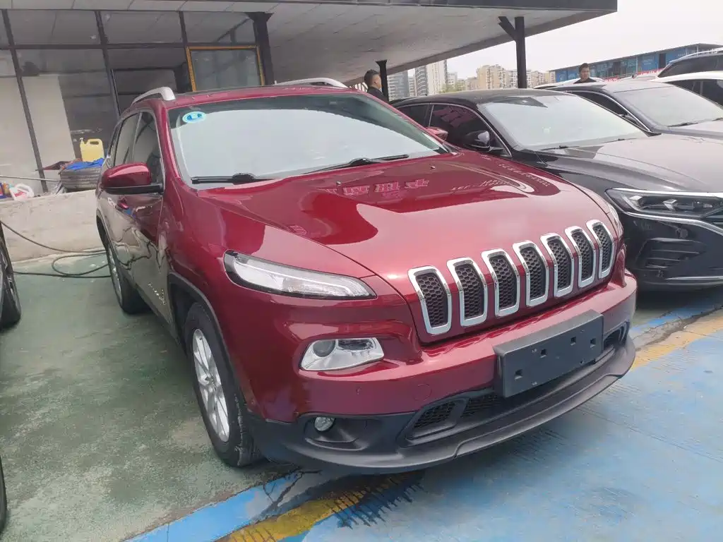Jeep Cherokee 2016 — фото 22