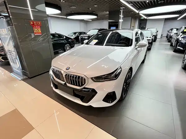 BMW 5 Series 2026
