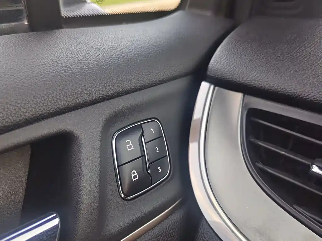 Lincoln MKC 2018 — фото 11