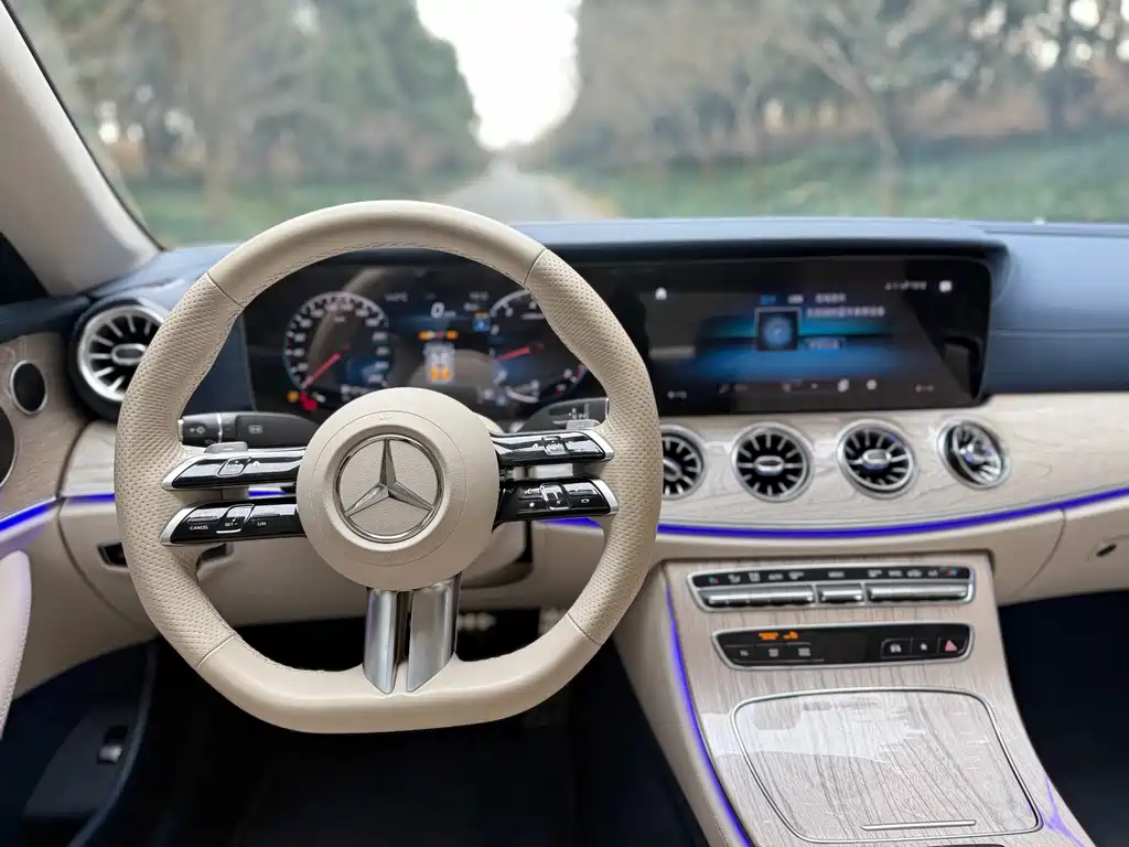 Mercedes-Benz E-Class 2023 — фото 13