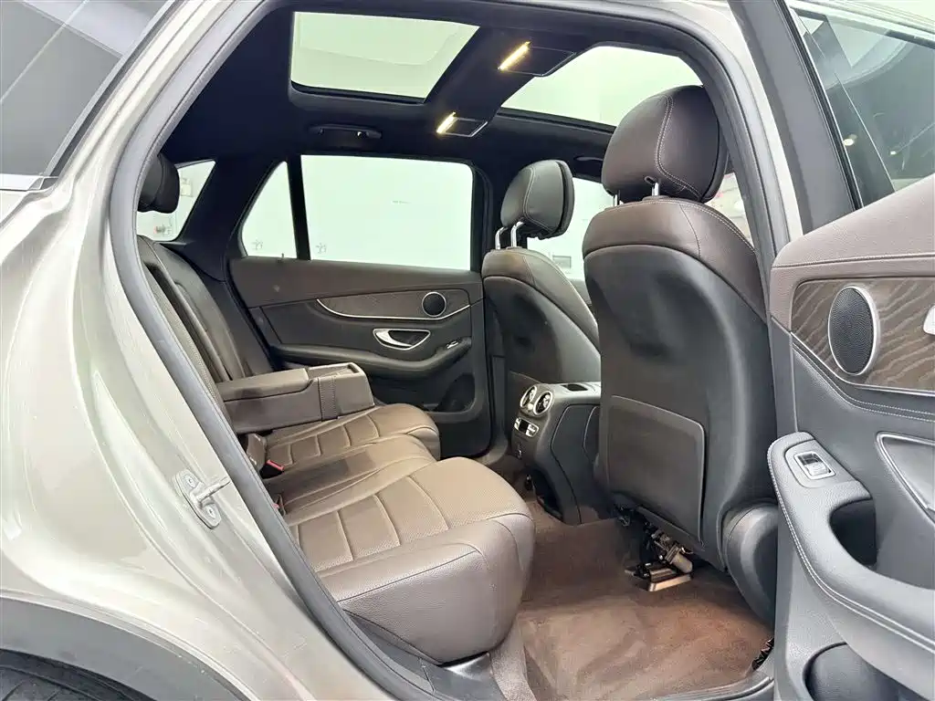 Mercedes-Benz GLC 2020 — фото 19