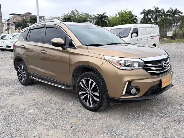GAC Trumpchi GS4 2015