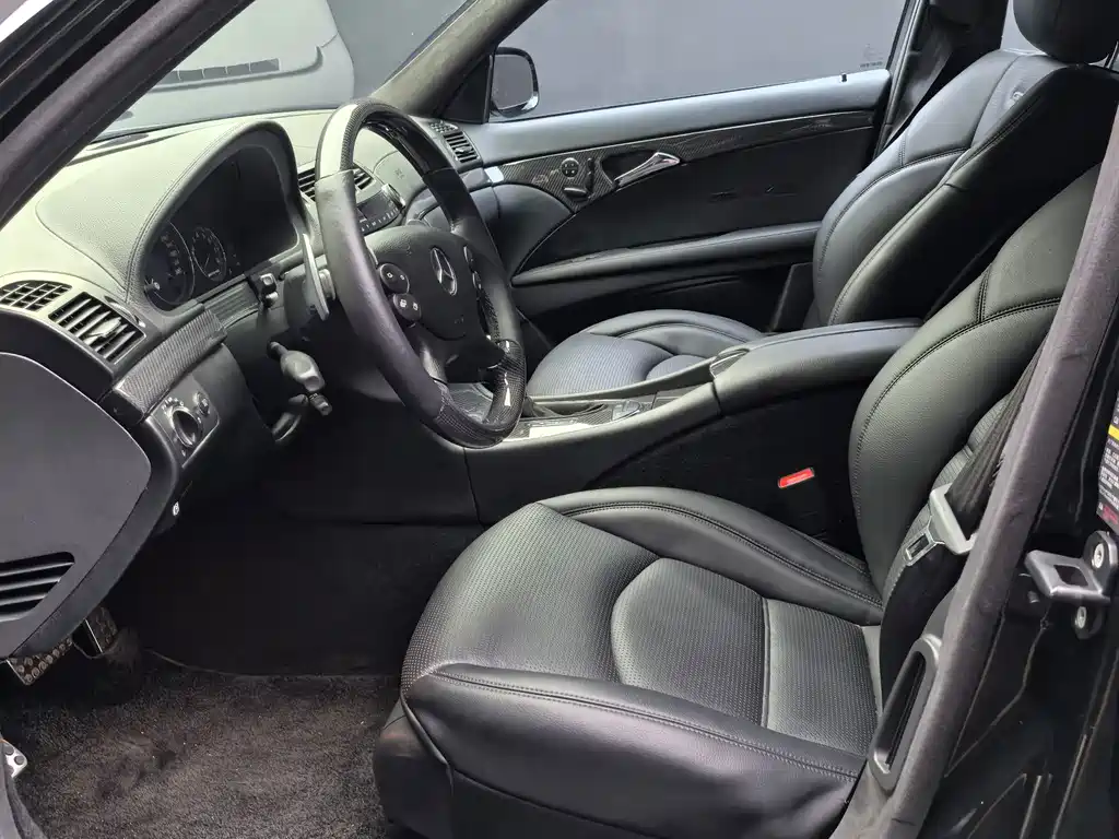 Mercedes-Benz E-Class AMG 2008 — фото 23