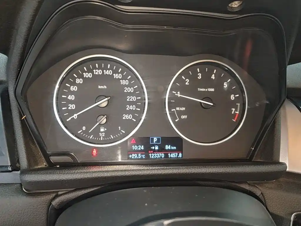 BMW 2 Series Wagon 2015 — фото 12