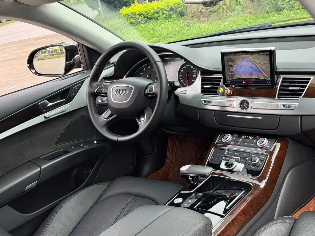 Audi A8 2015 — фото 9