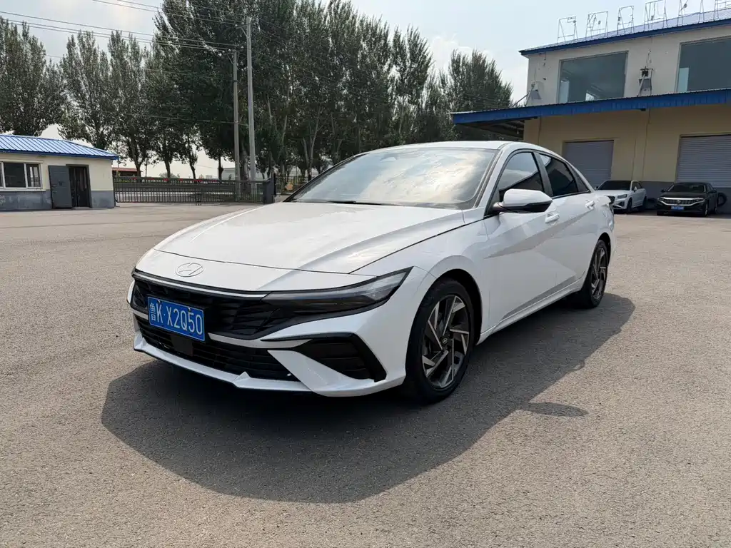 Hyundai Elantra 2023