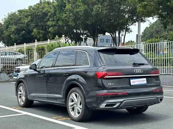 Audi Q7 2024