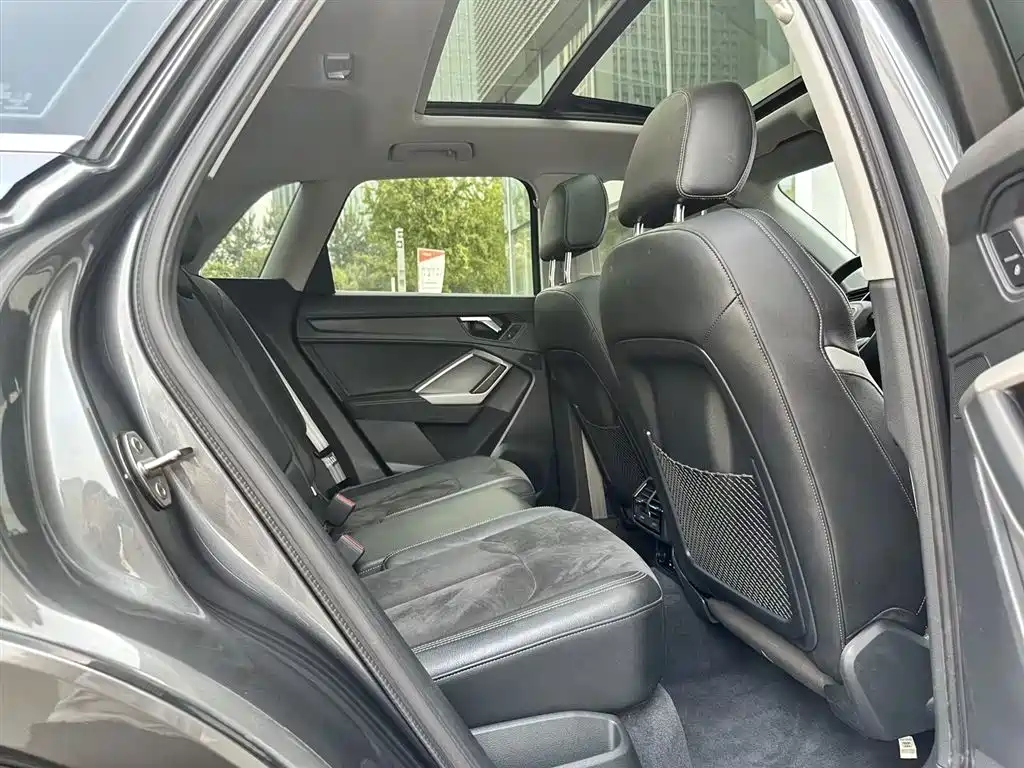 Audi Q3 2020 — фото 14