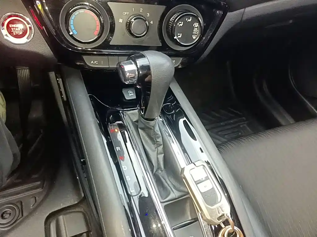 Honda Vezel 2020 — фото 14