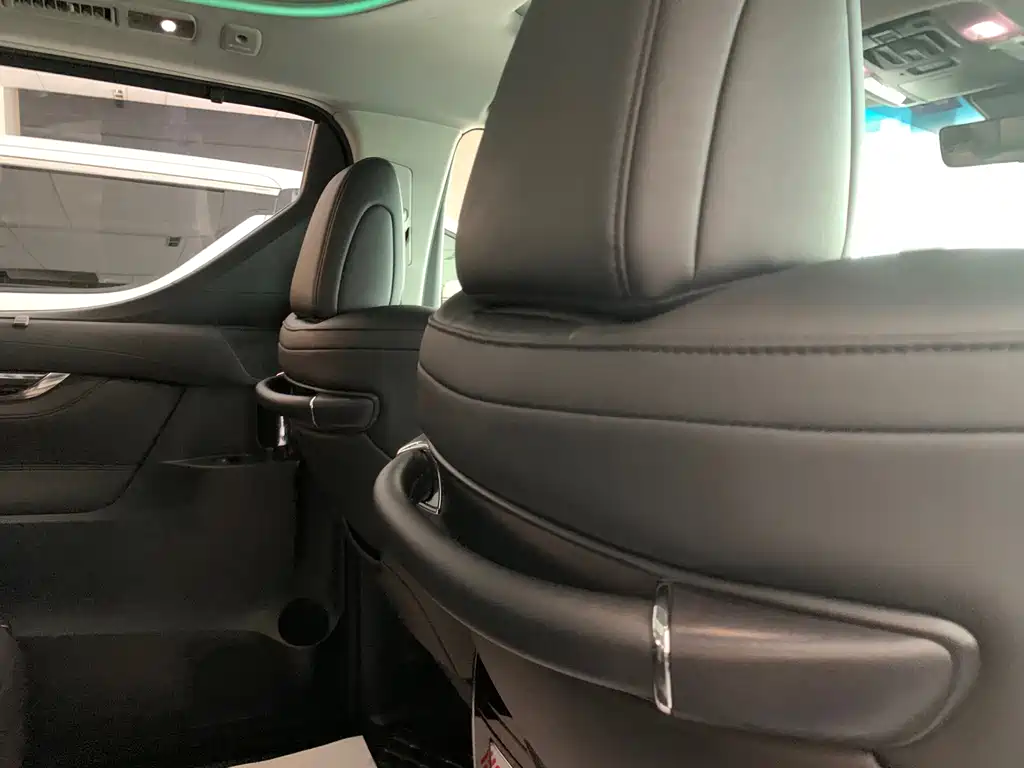 Toyota Alphard 2019 — фото 16