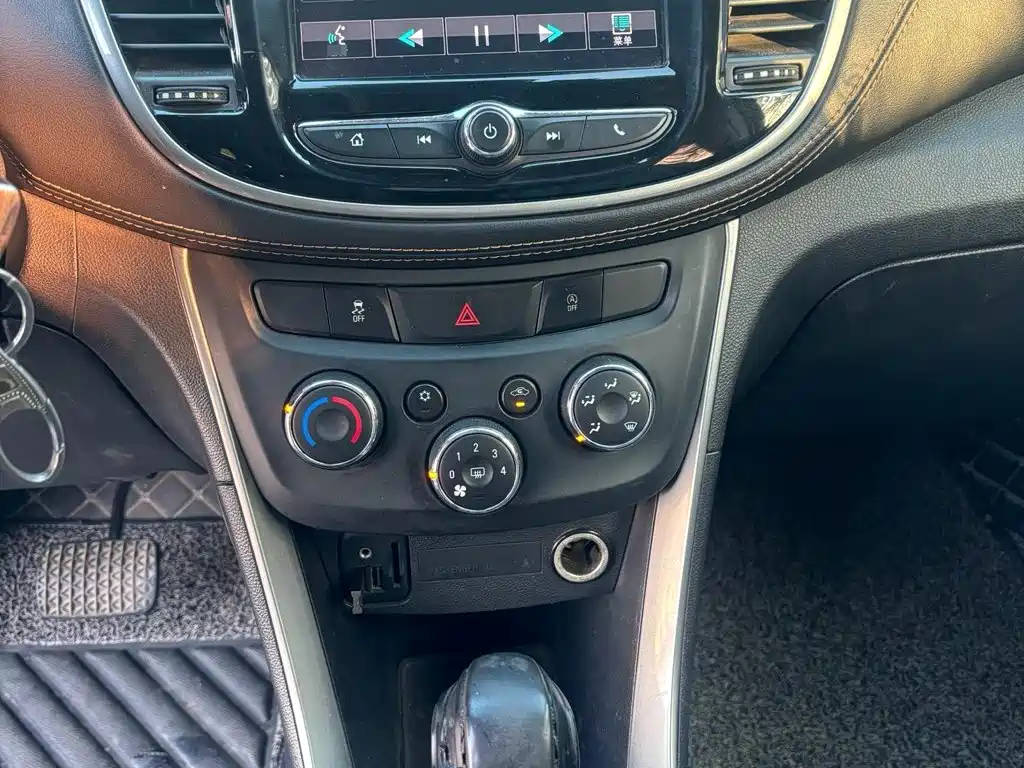 Chevrolet Trax 2018 — фото 12