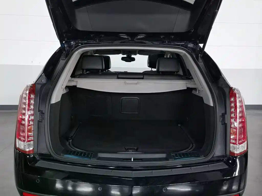 Cadillac SRX 2015 — фото 16