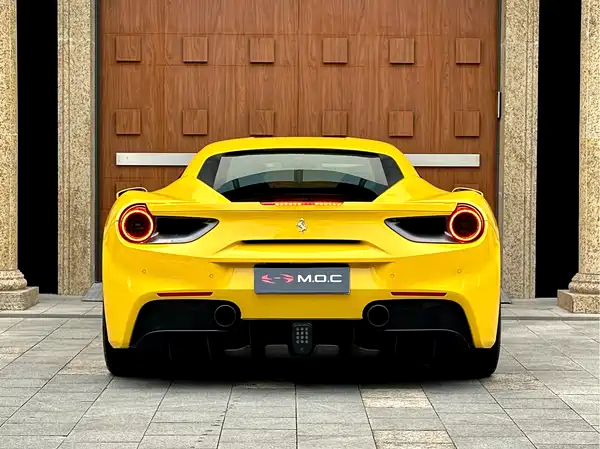 Ferrari 488 2015