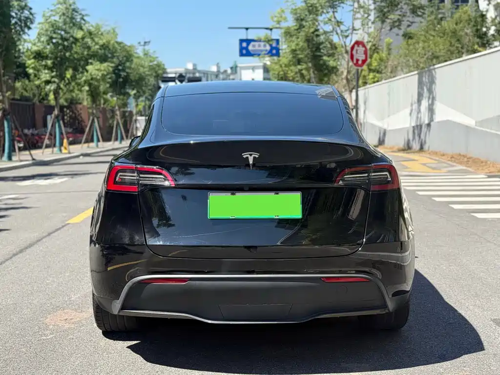 Tesla Model Y 2022 — фото 10