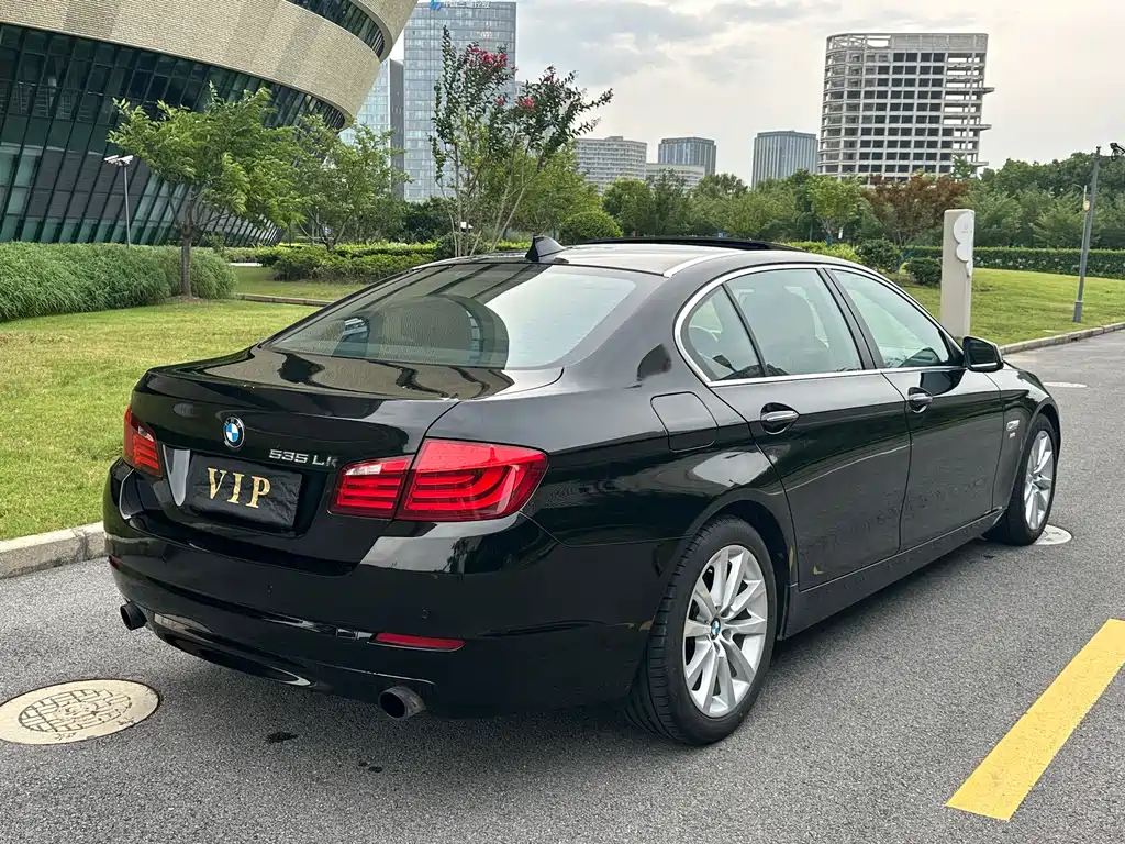 BMW 5 Series 2011